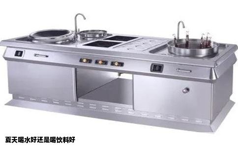 夏天喝水好还是喝饮料好